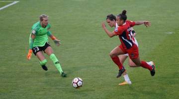樊振东欧冠半决赛3-0速胜晋级，今晚冲击四连冠（配图示意）